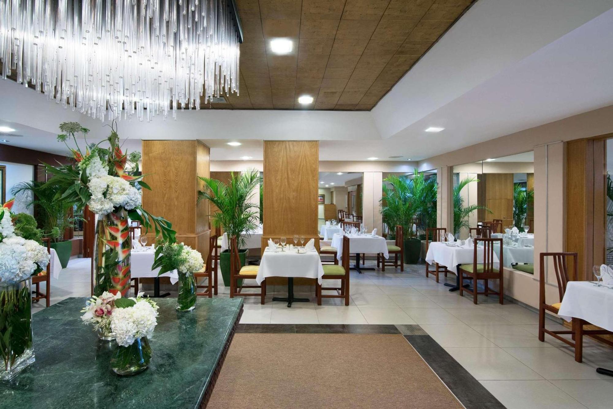 Radisson Hotel Санто-Доминго Экстерьер фото